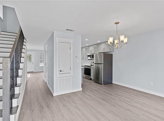 3rd image of 100 5th St APT C