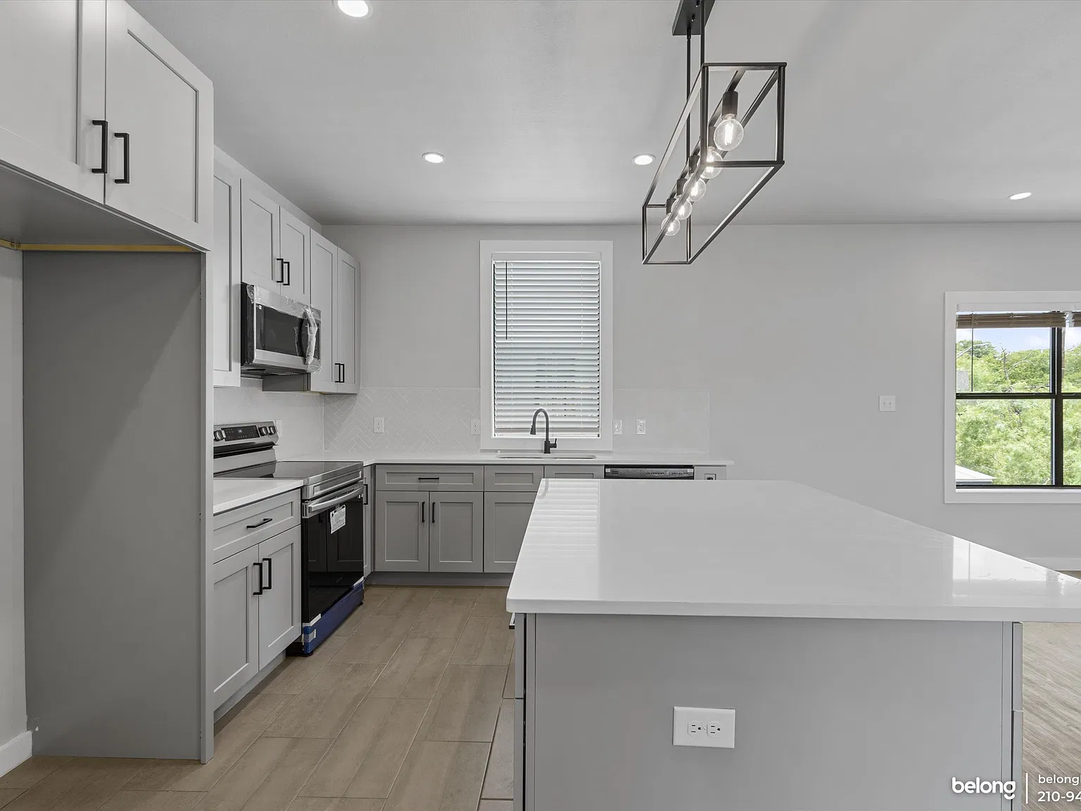 4 bed, 3.5 bath, 1936 sqft, $1,855 — Photo 4