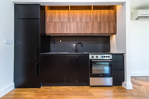 Rented by Nooklyn NYC LLC | media 118