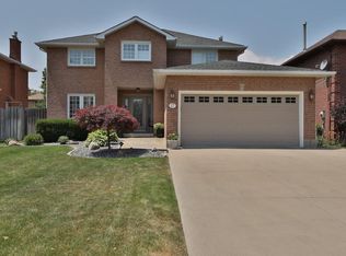 17 Sandy Dr, Hamilton, ON L8E4Y8