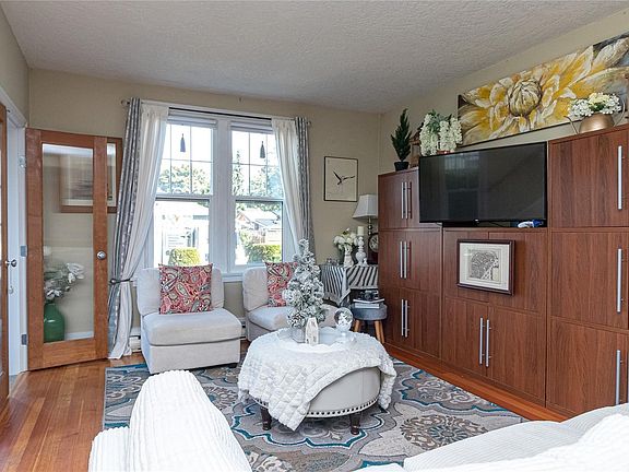 5th image of 2445 Amelia Ave