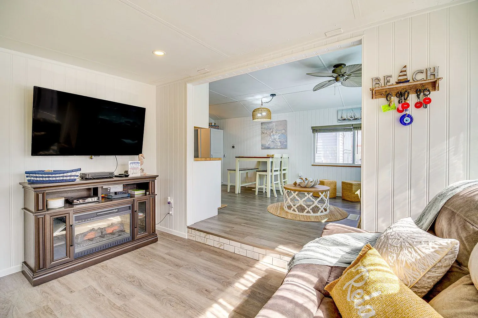 2 bed, 2.0 bath, 710 sqft, $5,403 — Photo 1