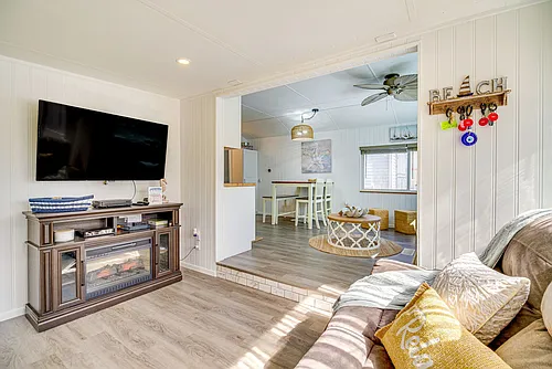 1161 Nettles Blvd #ID1546132P Photo 1
