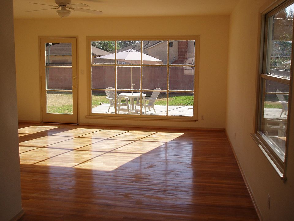 2nd image of 1612 Lexham Ave