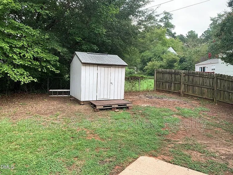 2600 Courier Ct — Photo 14