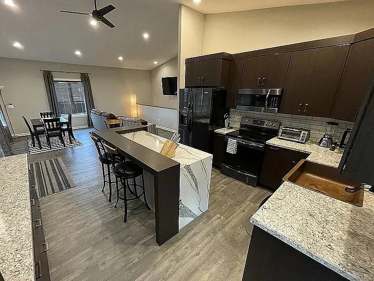 210 E Juniper Ave — Photo 5