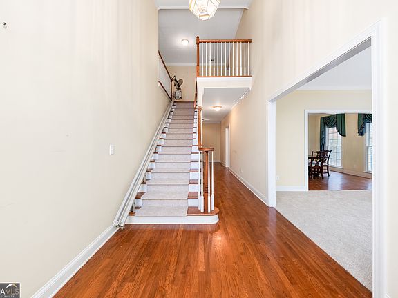 5th image of 112 Covington Pl