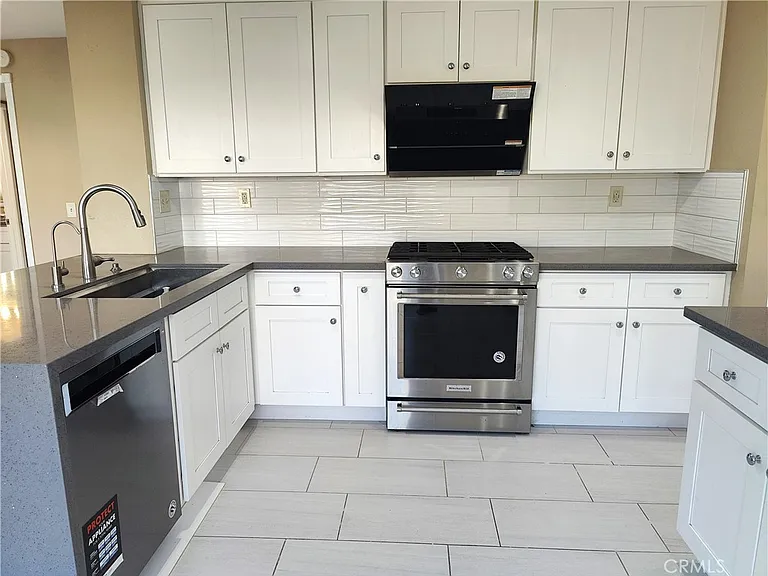 6953 Saddleback Pl — Photo 12