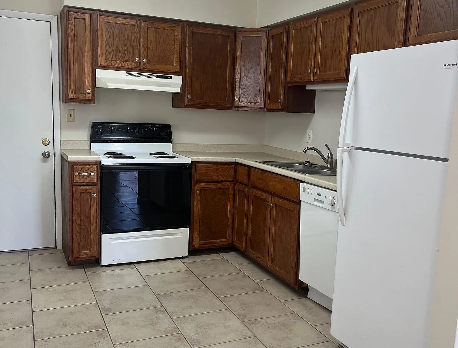 2 bed, 650 sqft, $1,100 — Photo 3