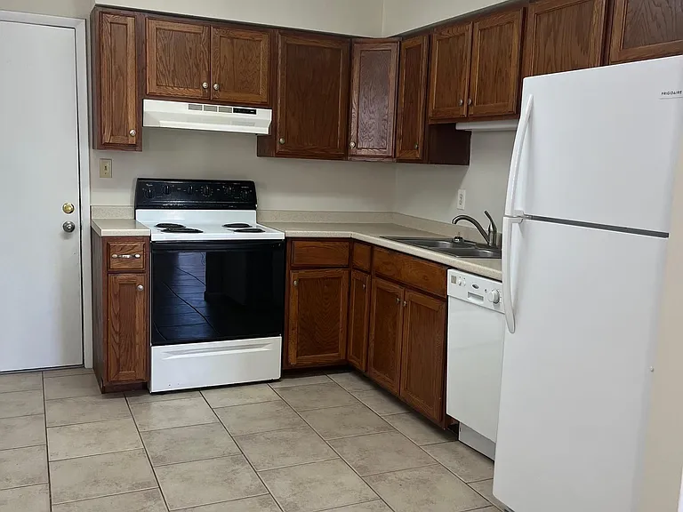 222 Oakdale Ave #A — Photo 3