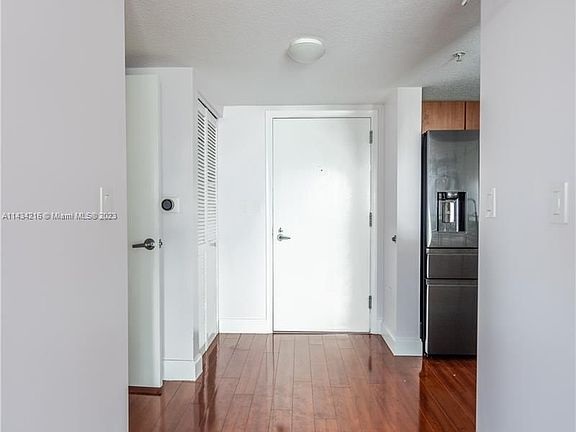 3rd image of 1800 N Bayshore Dr APT 2706