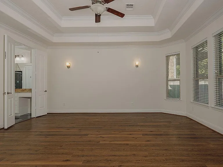 46 Caprice Bend Pl — Photo 18