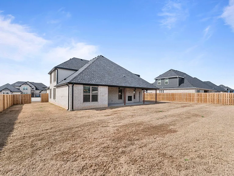 1110 Montieri Dr — Photo 36