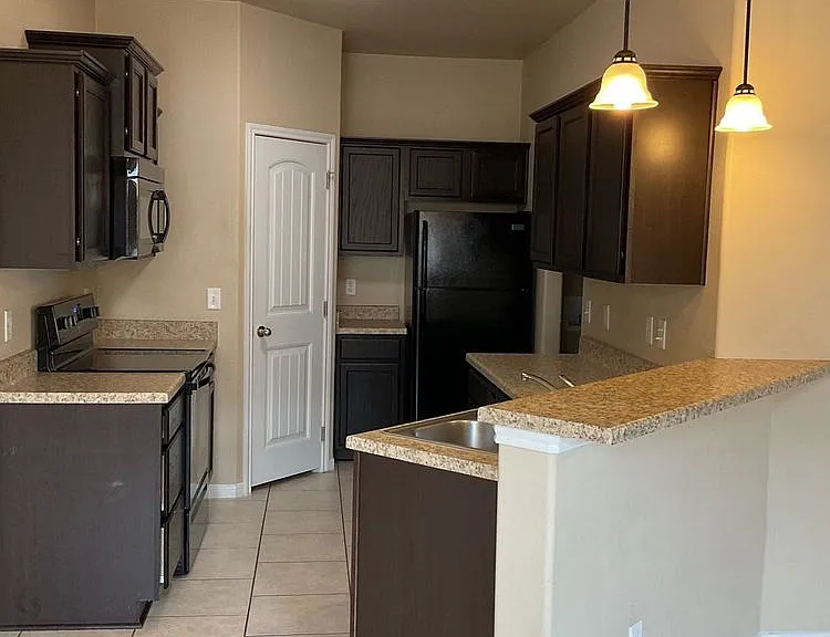 4610 Cambridge Dr #A/B — Photo 3