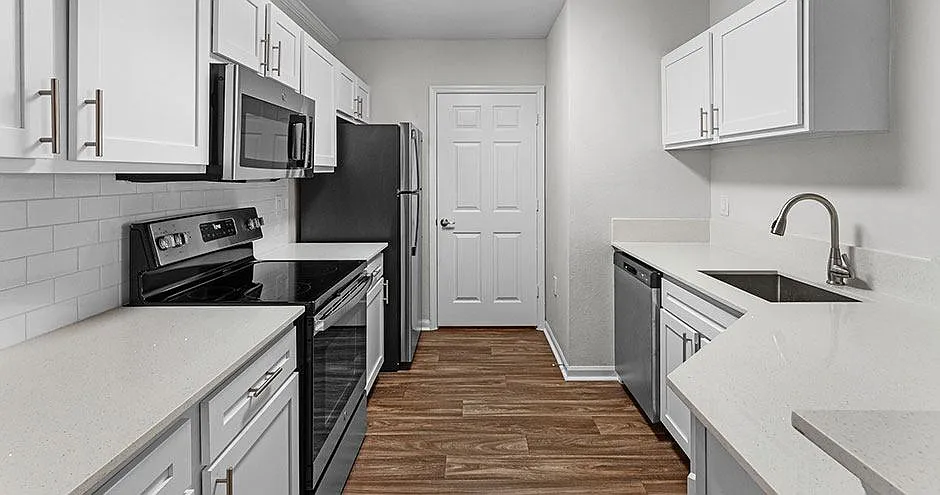 Stonecastle Apartment Homes — Photo 3