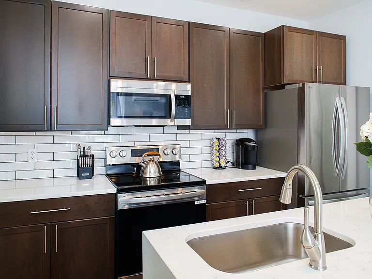 218 W 35th St — Photo 11