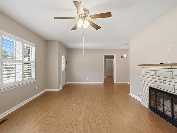 3rd image of 512 Walnut St