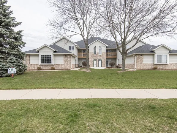 4748 West Maple Leaf CIRCLE, Greenfield, WI 53220
