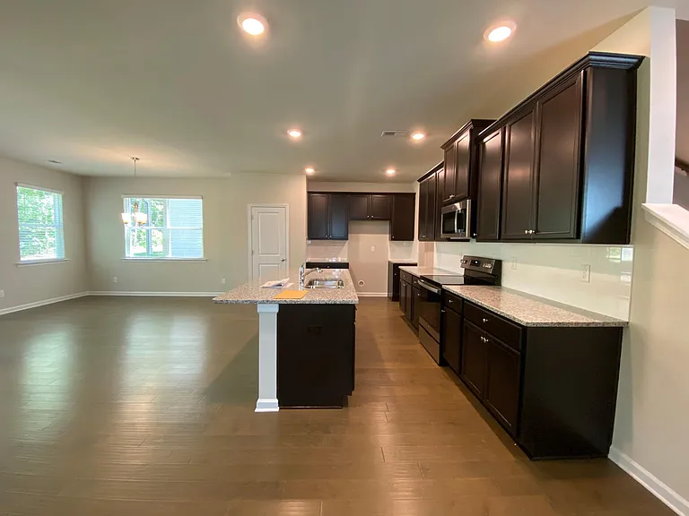 4442 Richmond Ct — Photo 6