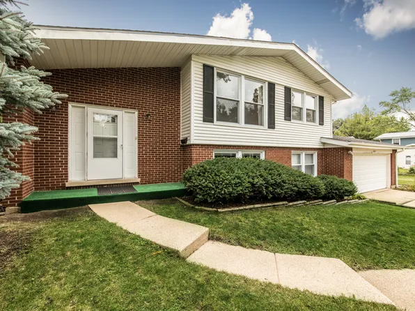4500 Linden Ln, Rolling Meadows, IL 60008