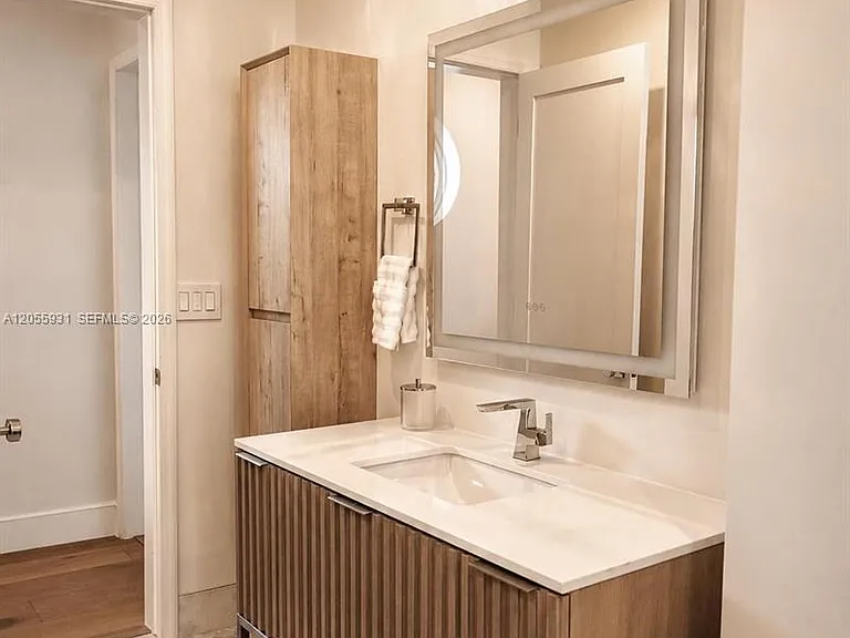 3190 Sheridan Ave — Photo 42