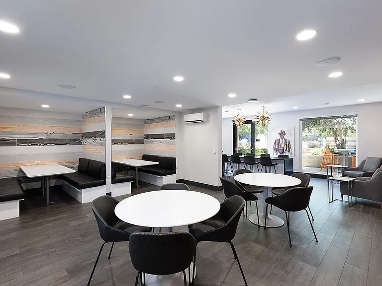 Mylo Santa Clara — Photo 20