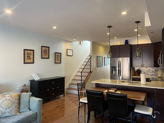 3rd image of 1023 S 18th St APT C