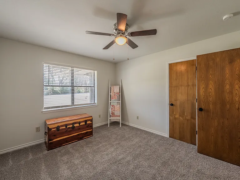 302 W Hale Ave — Photo 14
