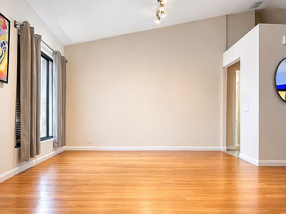 4th image of 16466 Bauers Ave