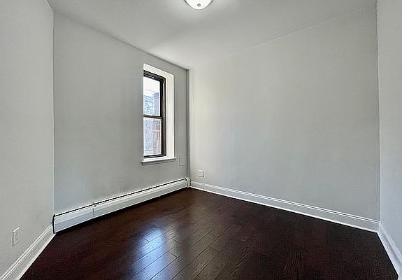 5th image of 148 Parkside Ave APT 4D