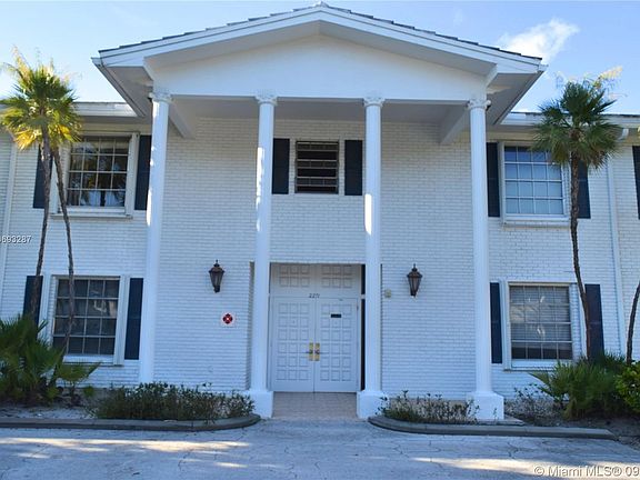 3rd image of 2271 NE 68th St APT 2032