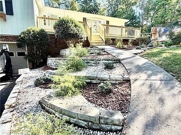 4th image of 1364 Lithia Springs Rd