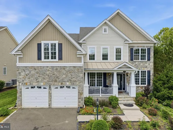 15300 Turning Leaf Pl, Haymarket, VA 20169