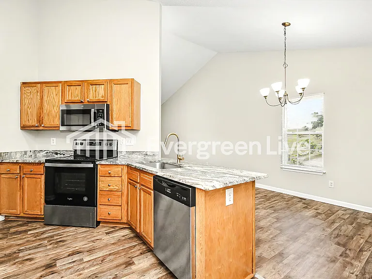 515 Denny Rd — Photo 3