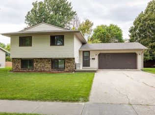 429 Oak Way, Moorhead, MN 56560