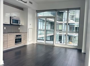 210 Simcoe St #2402, Toronto, ON M5T 0A9