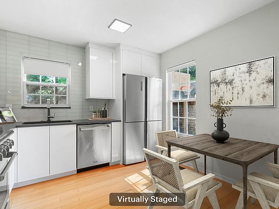 4th image of 904 Orient St