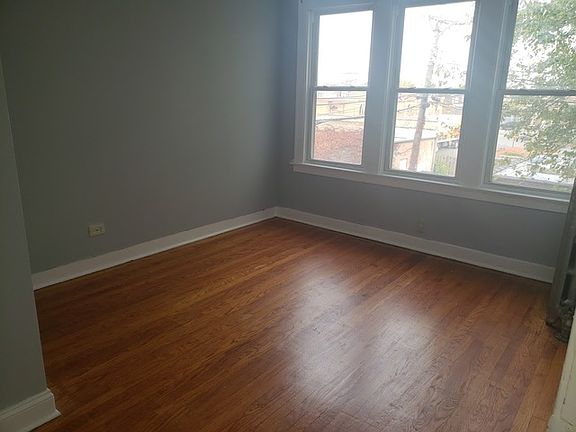 3rd image of 7911 S Calumet Ave #2F