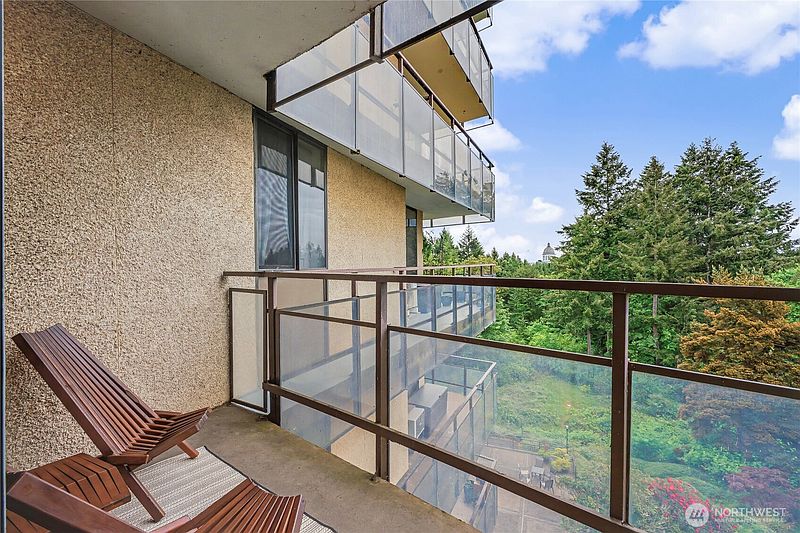 4th image of 1910 Evergreen Park Drive SW #504
