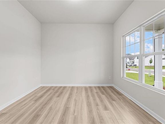 3rd image of 233 Hampton Ridge Dr