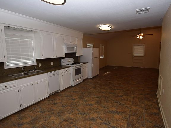 4th image of 3118 1st Ave
