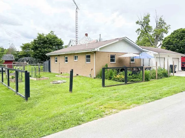 79 Vine St, Losantville, IN 47354
