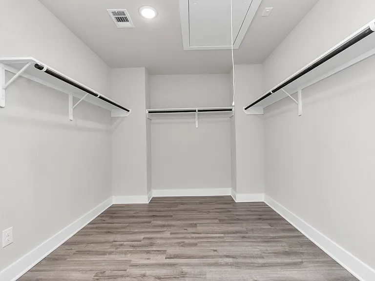 21019 Bay Village Dr #A — Photo 31