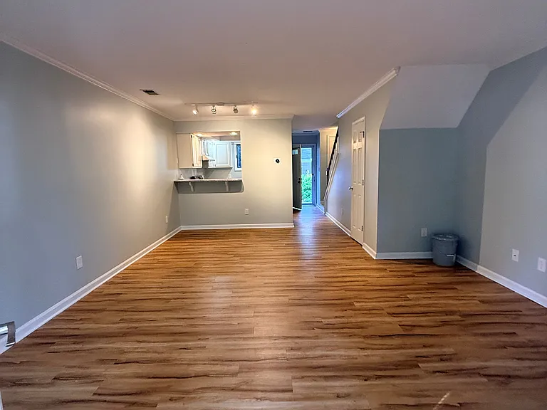 1458 Barton Place Dr — Photo 10