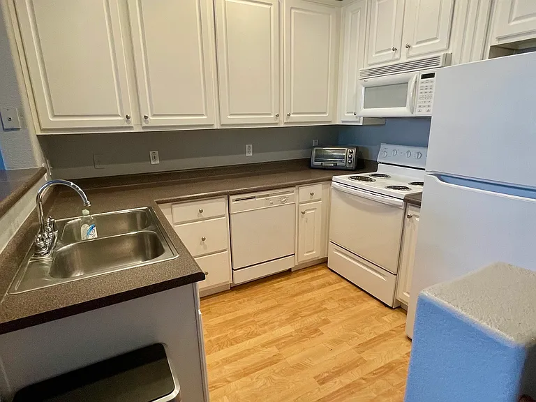 Kitchen 2 (2nd floor)
