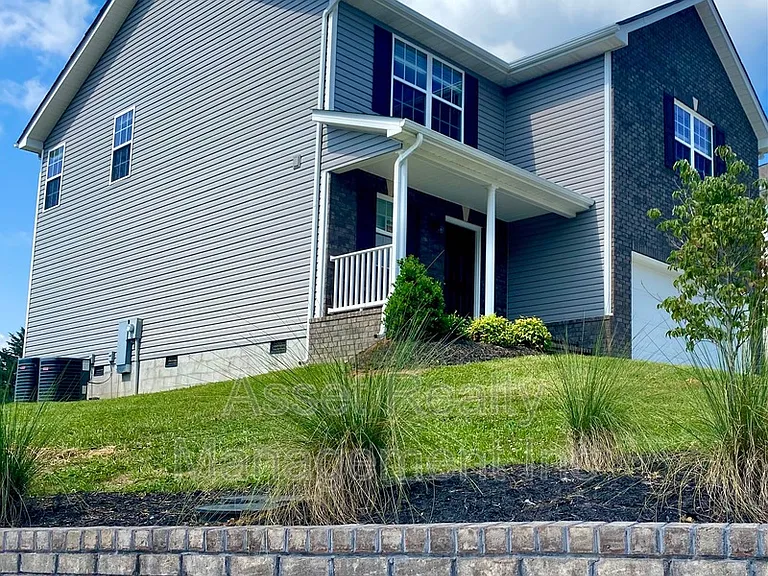 1160 Cloud View Dr — Photo 3
