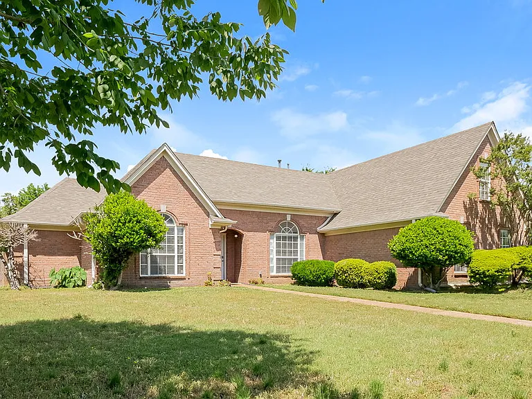 661 Shelley Renee Ln — Photo 4