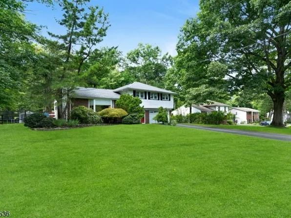 33 Douglas Dr, Montville Twp., NJ 07082