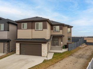 1104 152nd Ave NW, Edmonton, AB T5Y 0Z5