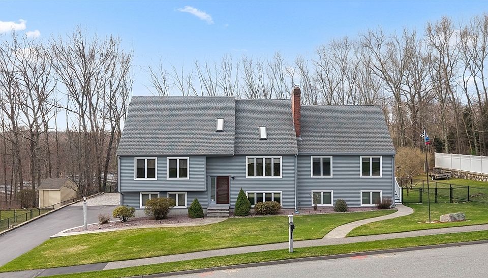 1st image of 16 Flint Pond Rd